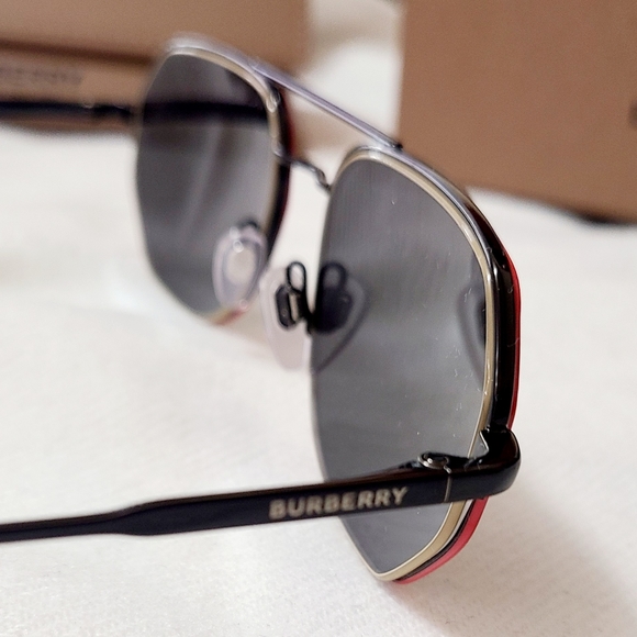 GIFTED! Burberry aviator sunglasses with case. - Picture 5 of 13